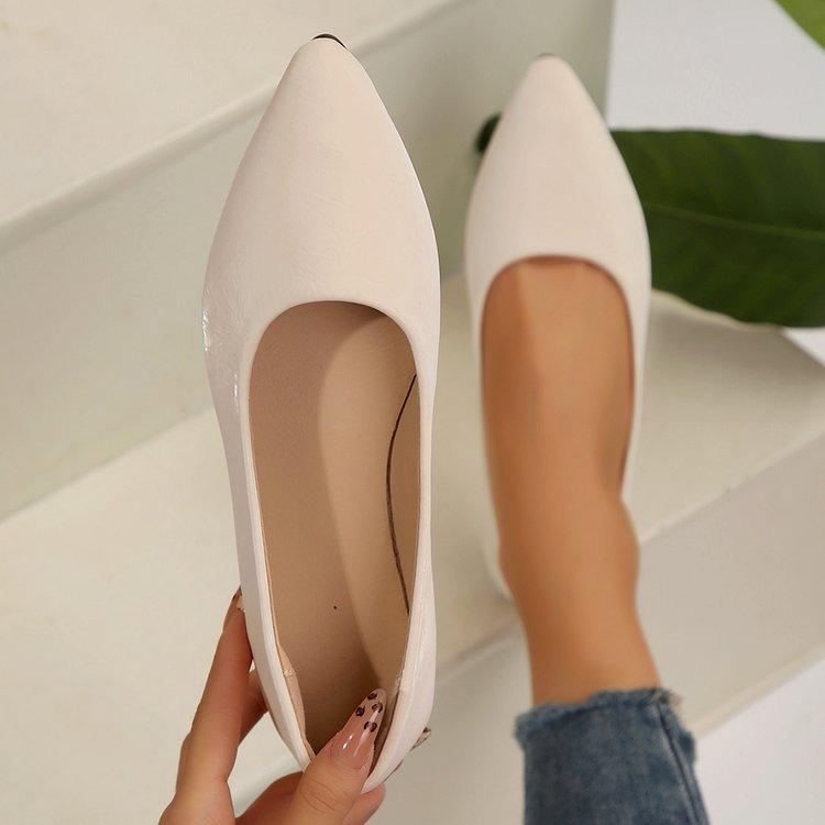 

Flat bottom solid color casual Doudou shoes 2025 spring new foreign trade large size women s shoes pointed head shallow mouth easy to wear mother shoe 43 бежевий