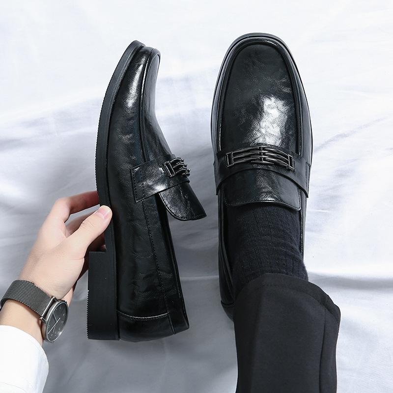 

2024 autumn breathable casual leather shoes men s formal business men s one-pedal loafers new trend Doudou shoes 38 чорний