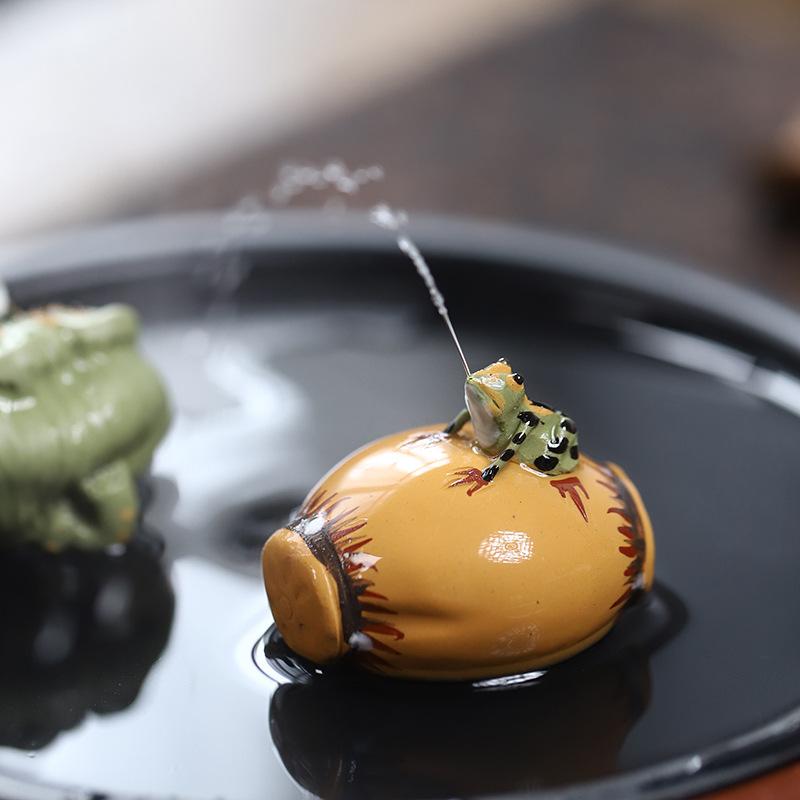 Lucky Purple Clay Small Frog Statue Tea Pet Tea Art Ornaments Chinese Kung Fu Tea Handicrafts Tea Ceremony Decor Accessories