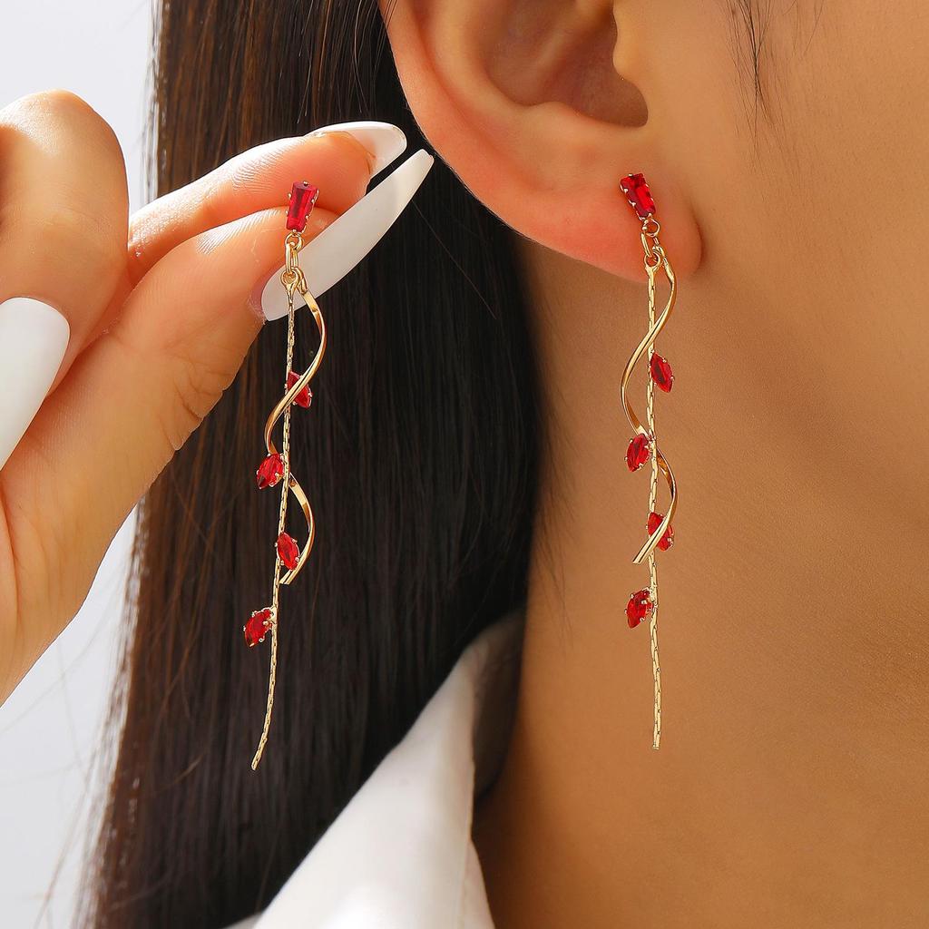 Luxury Flower Diamond Tassel Long Earrings: Elegant Alloy Leaf Design