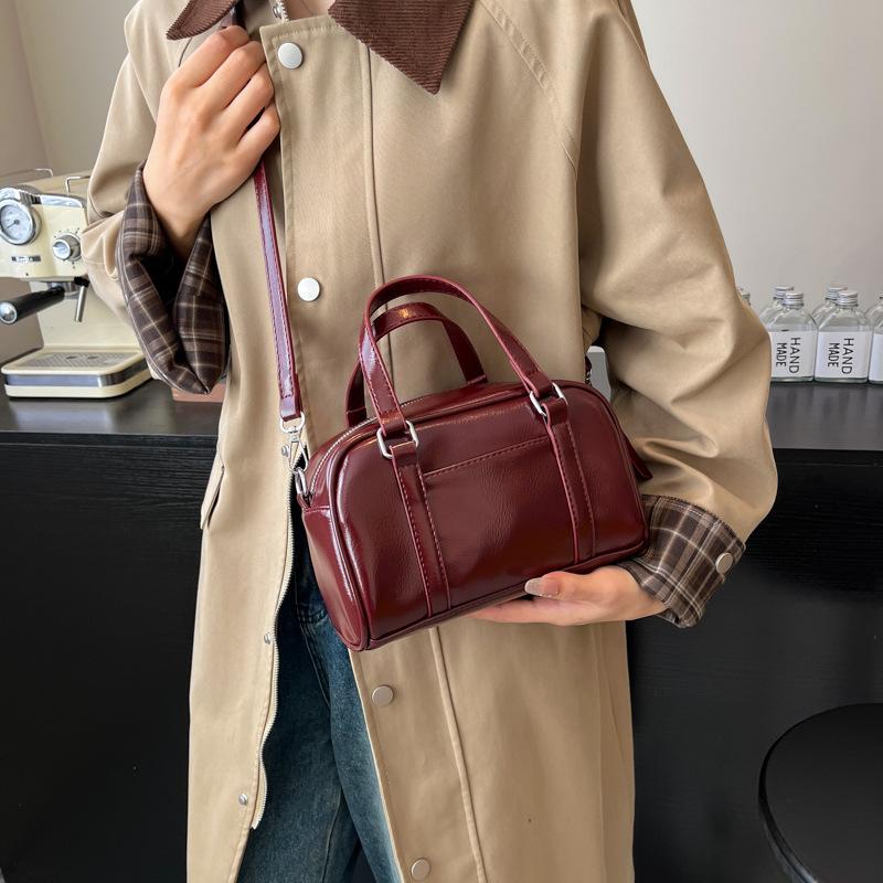 Large Capacity Retro Boston Bag Women'S Super Fire Handbag Premium Casual Shoulder Bag