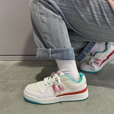Buty Damskie Styl Hongkoński Nisza Lekkie Buty Skateboardowe Super Ogień Edycja Koreańska Street Shooting Buty Casualowe 2024 Nowe Wszechstronne Małe Whi