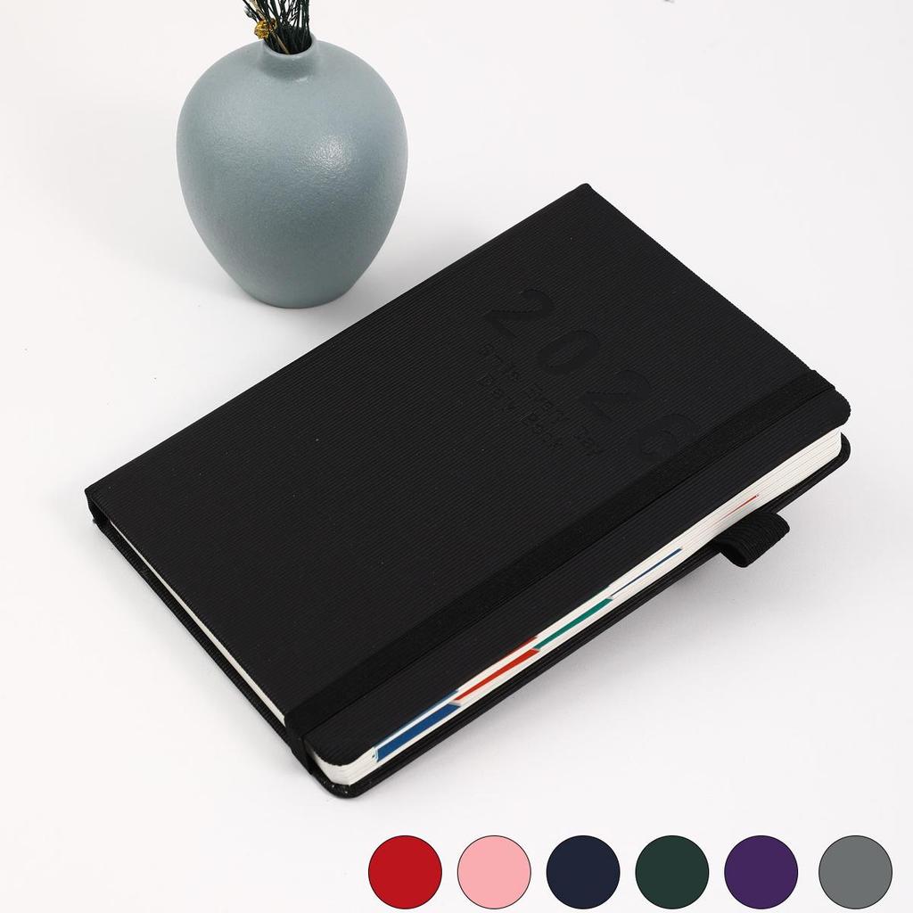 Personalisierter 2025 Tagesplaner: Notizbuch mit Riemenbindung für effizientes Zeitmanagement und Terminplanung.