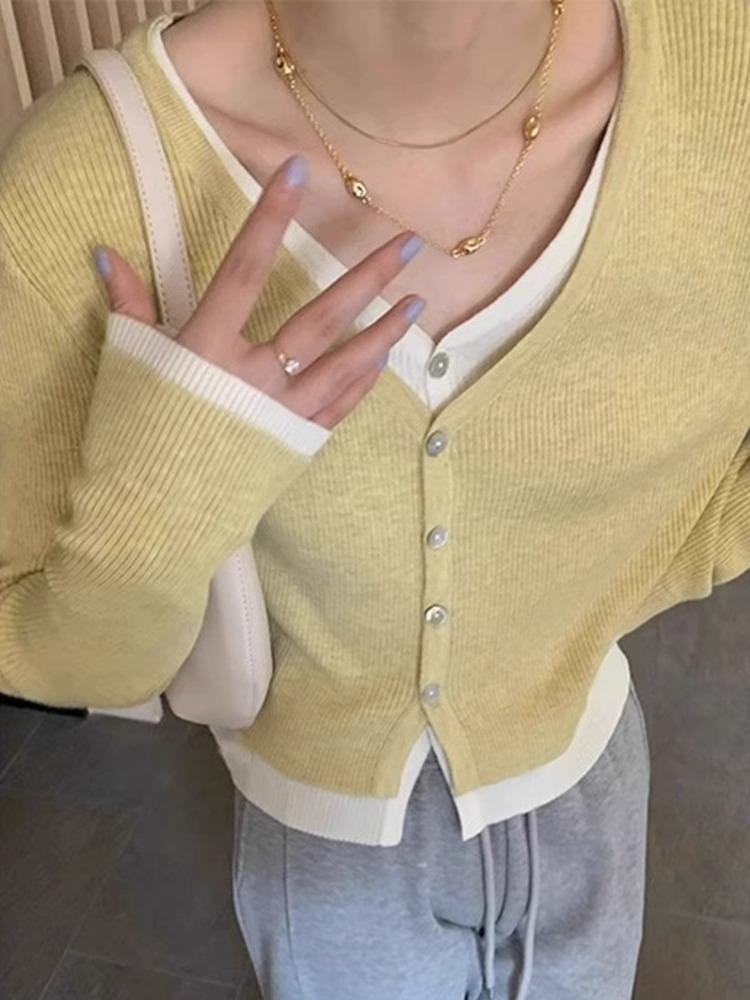 

Women s V-Neck Knitted Cardigan: Fake Two-Piece Design, Short and Stylish for Autumn/Winter Small жёлтый