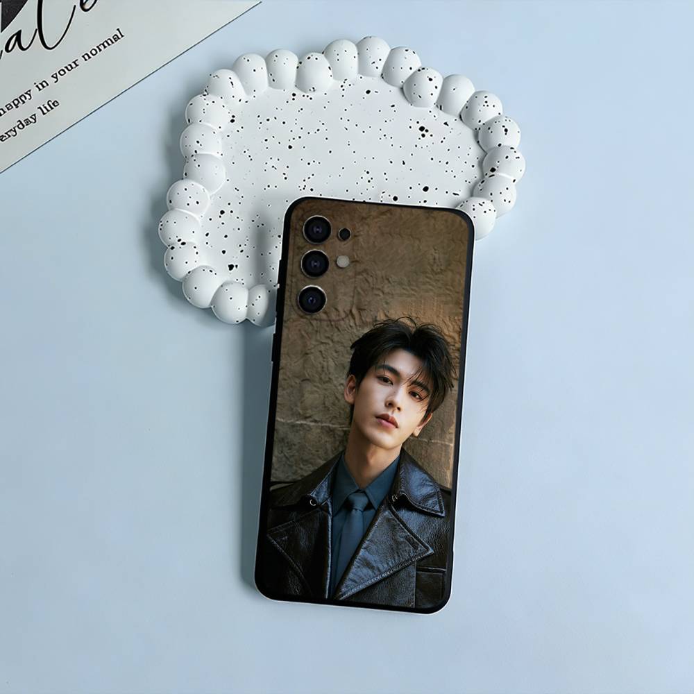 Actor Linghe Zhang Phone Case For Samsung S25,S24,S21,S22,S23,S30,Ultra,S20,Plus,Fe,Lite,Black Soft Silicone