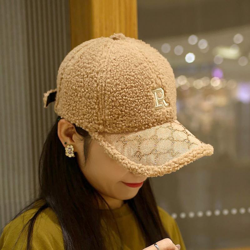 Hat Women's Autumn and Winter Korean Style Fashion Letter Embroidery Baseball Cap Lamb Wool Versatile Face Revealing Small Warm Peaked Cap