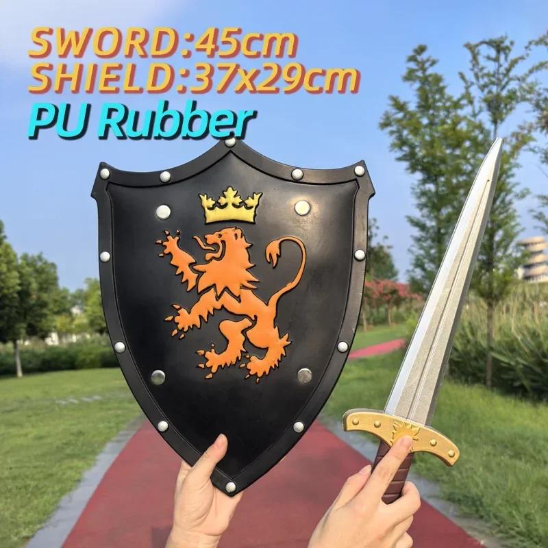 Superhero black shield triangular claw shield 1:1 film and television comic exhibition Halloween props children's toys weapons