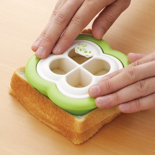 Akebono Sangyo Sandwich Pan, Clover Green, Made In Japan. Simply Place Your Favorite Fillings Between Slices of Bread and Press Firmly To Create a Sea
