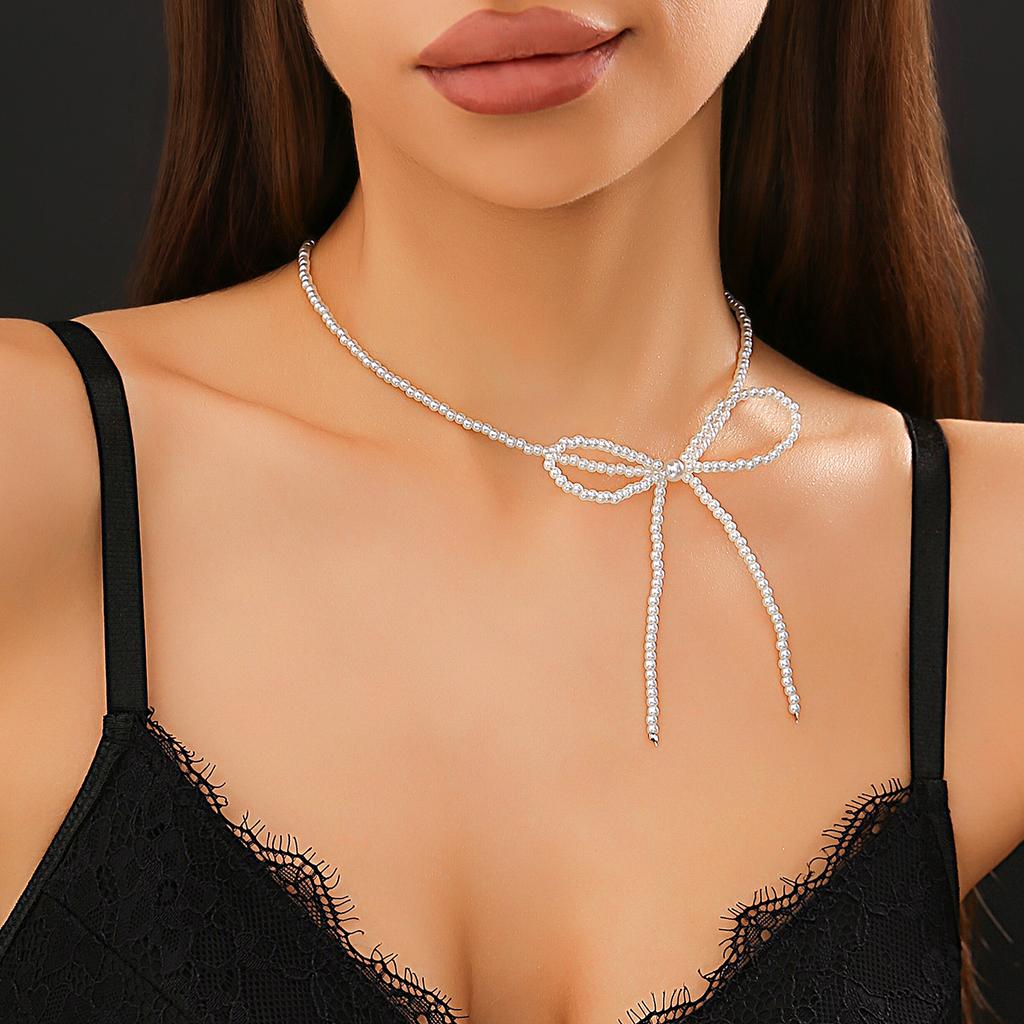 Small Black and White Beads Chain Bowknot Short Choker Necklace for Women Charms Trendy Ladies Collar on Neck Accessories Female