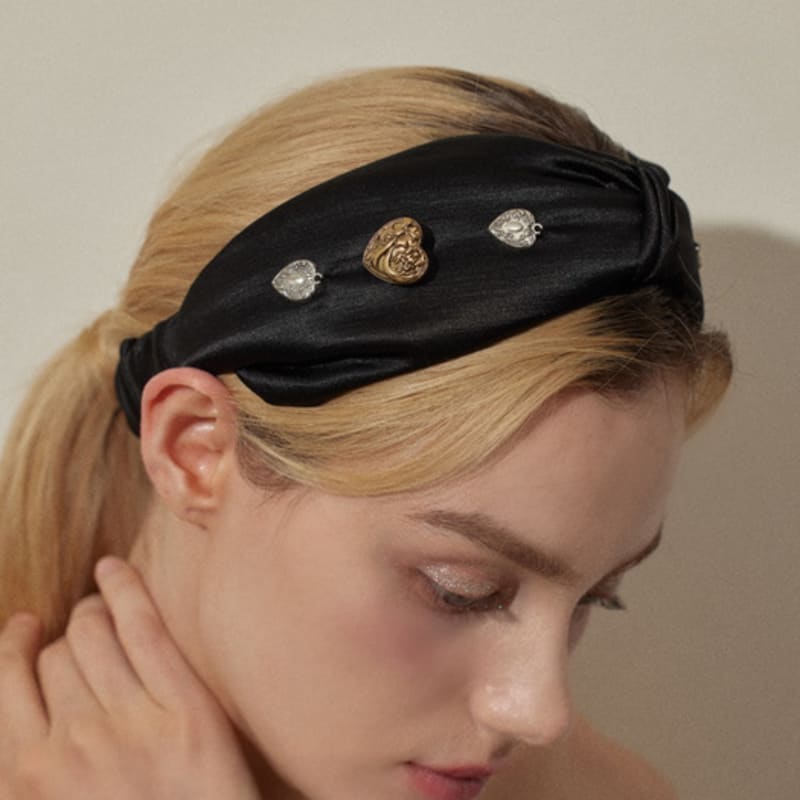 

Favorite Noun Heart Bandana Black