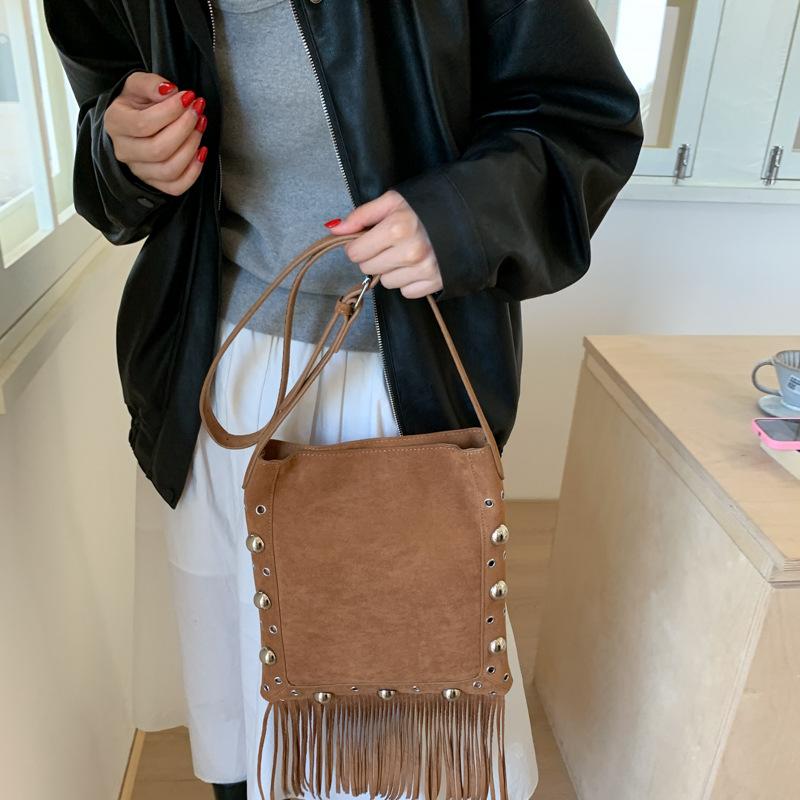 Internet Celebrity Same Casual Punk Matte Suede Shoulder Messenger Bag Trendy Fashion Rivet Tassel Tote Small Square Bag
