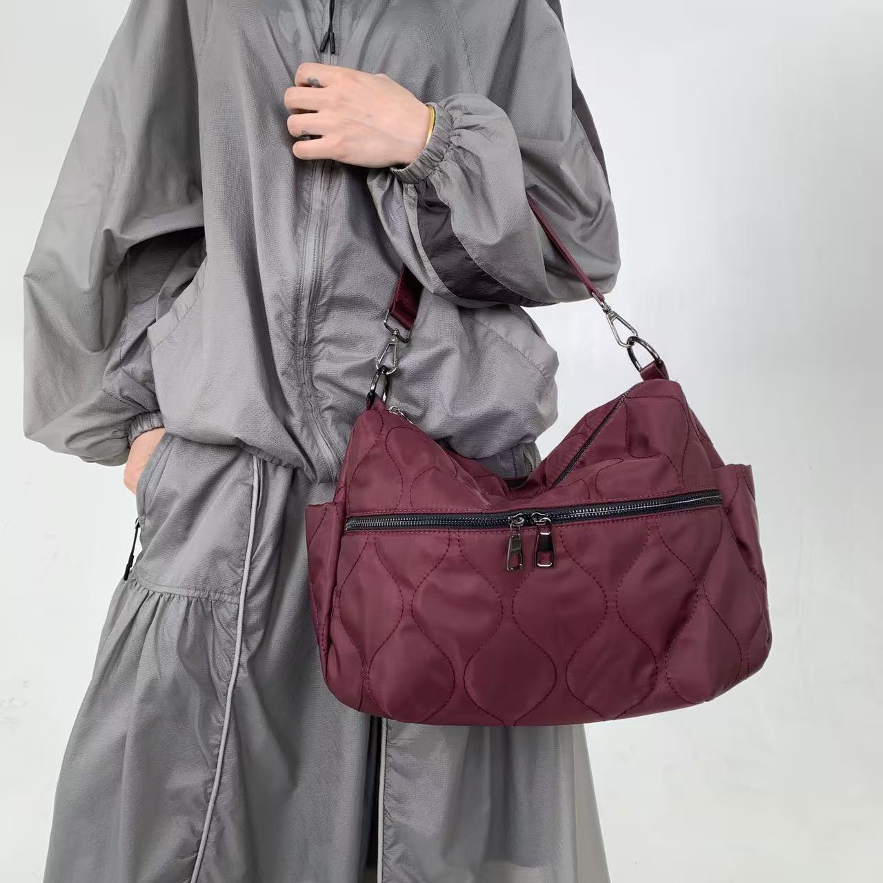 Fashionable Nylon Clip Cotton Multi Pocket Shoulder Bag, Large Capacity Personalized Crossbody Handbag красный