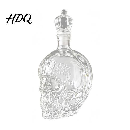 Skull Whiskey Decanter Decanter 500ml Gothic Glass Bottle with Stopper Halloween Bar Accessories Spirit Dispenser for Home Bar Creepy Liquor