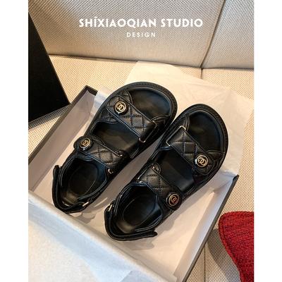 Xiaoxiangfeng Sandalen Damen Jahr neu Feenstil Mode Klettverschluss Sommer neu vielseitig flach Damenschuhe ins