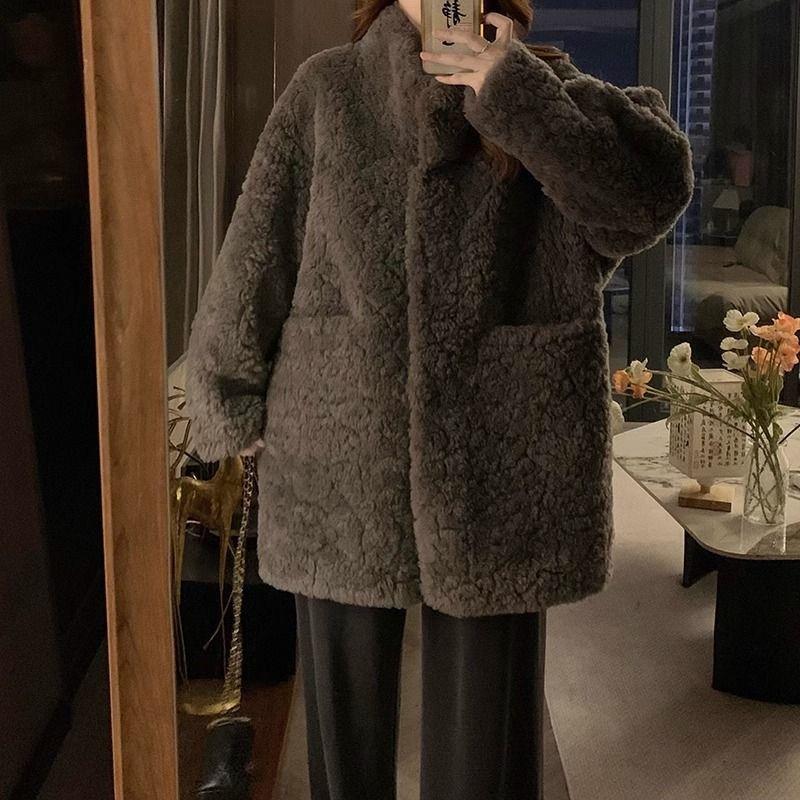 Fur jacket women's new lamb wool imitation rabbit fur loose and thin warm plush top