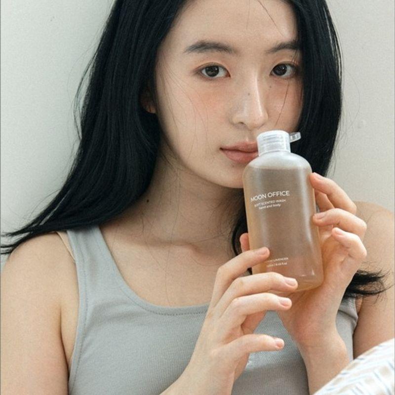 Moonoffice Hinoki Lavender Hand & Body Wash 250ml