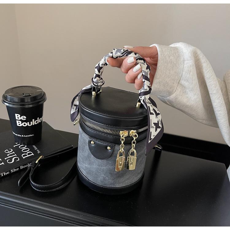 

Premium contrasting color bag women s summer 2025 new fashion shoulder messenger bag women s portable mini bucket bag