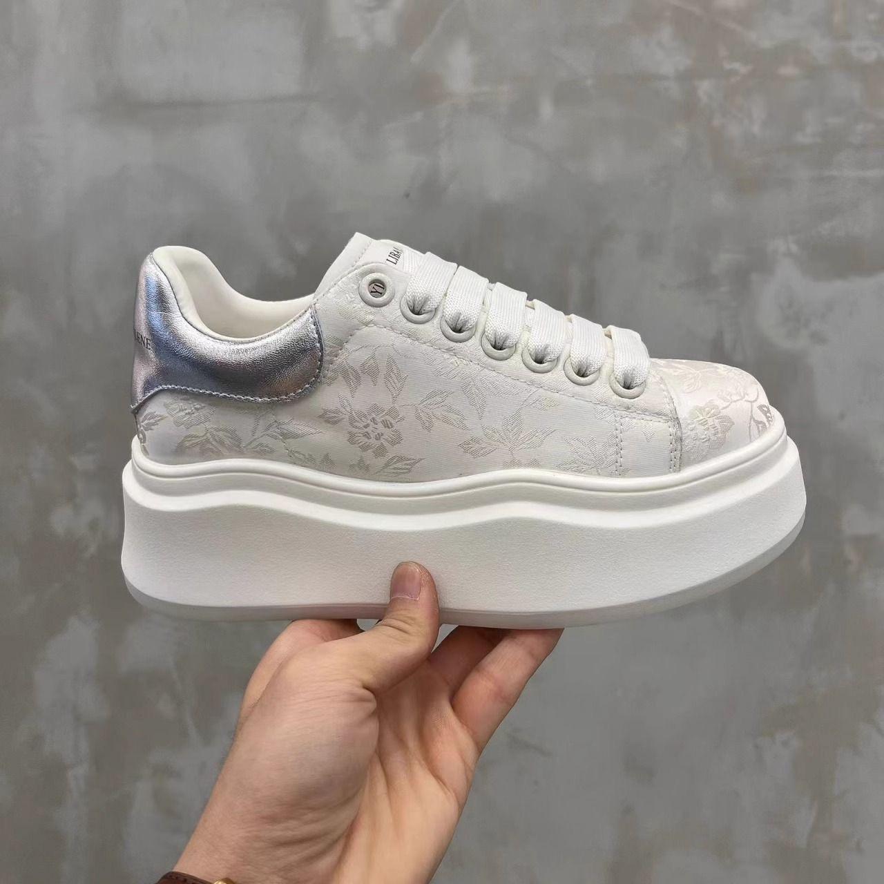 

Platform white shoes women s new spring and autumn national style trend versatile muffin height increase casual board shoes children 40 срібний