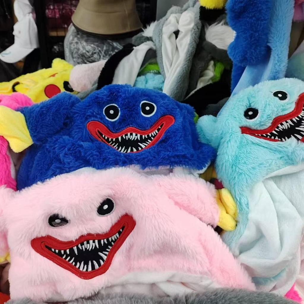 Bevegelig Kaninørehatt: Bedårende kollisjonsputeører vrikker når de klemmes, akkurat som den virale sensasjonen på TikTok.