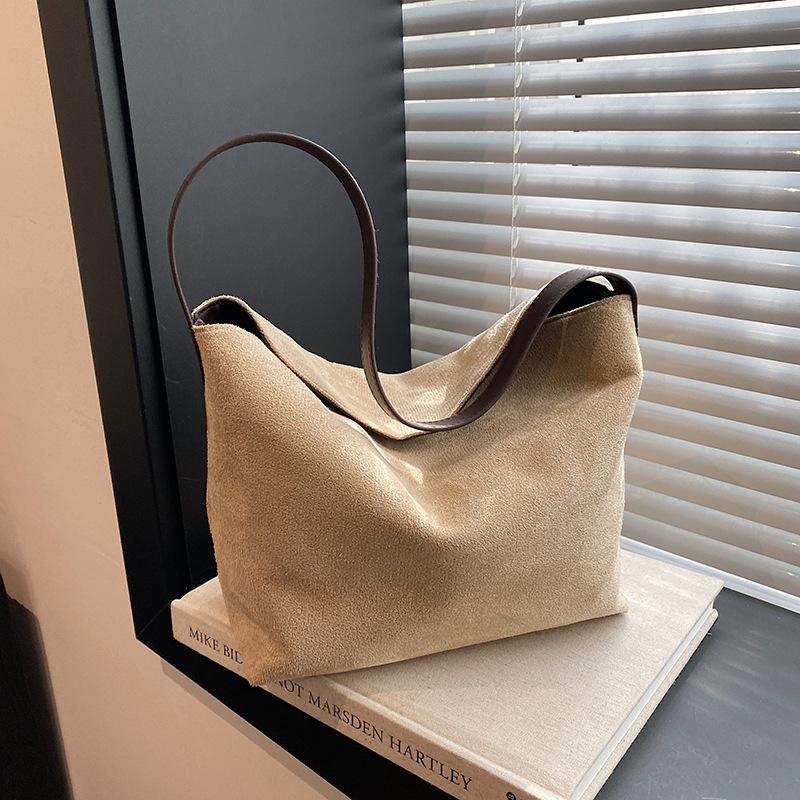 Lazy wind large capacity commuter bag Korean niche suede matte retro bucket bag versatile shoulder messenger bag women