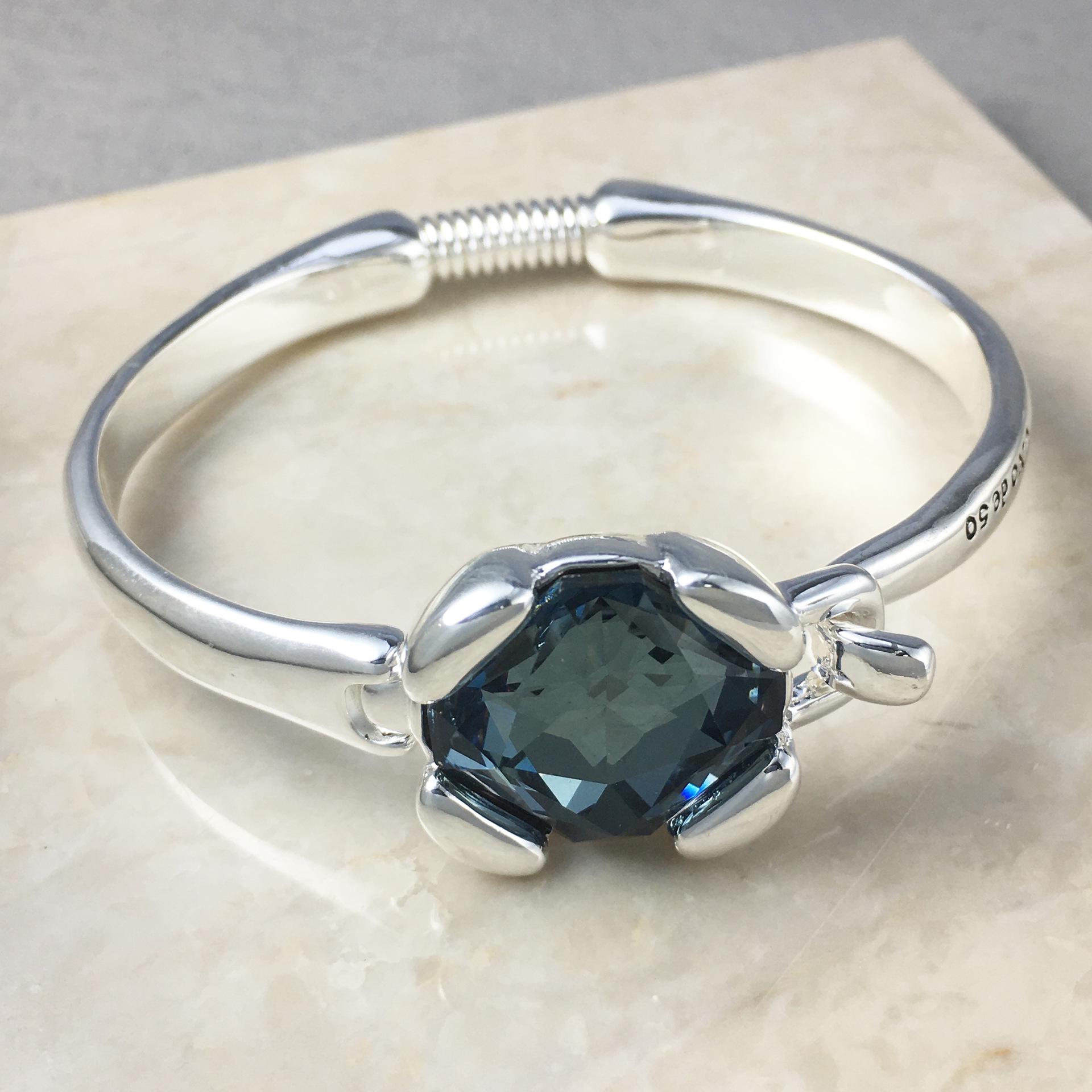 2024 Uno de 50 Women s Romantic Geometric Black Gemstone Bracelet - New Spanish Fashion Jewelry Gift 19см