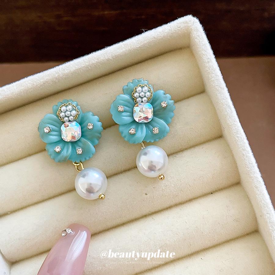 Silver Needle Rhinestone Flower Stud Earrings, High-End Personalized Fashion Accessories for Women