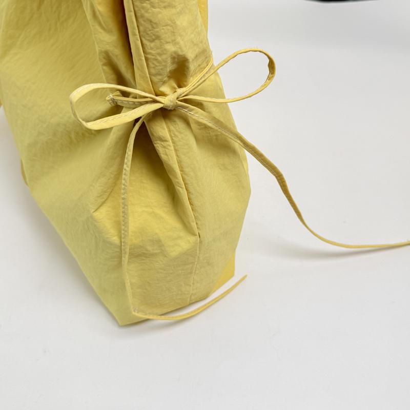 Minimalist Nylon Hobo Bag for Women Casual Everyday Use Large Capacity Shoulder Tote Bag Soft Fabric Fashion Design