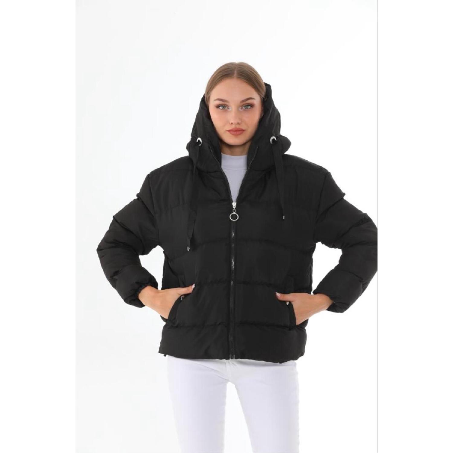 

Черная короткая водоотталкивающая куртка-пуховик с капюшоном Oversize S чёрный
