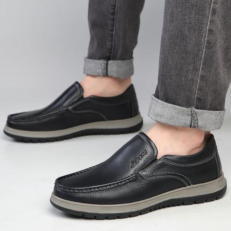 2026 Spring and Autumn Fashion New Casual Comfortable Flat Flat Men's Shoes Simple and Versatile Set Mouth Men's Shoes