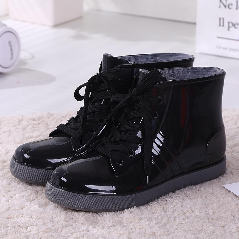 Jelly Transparent Non-Slip Waterproof Rain Boots for Women, Short Tube with Velvet Cotton, Fashionable Rubber Over Shoes for Summer.