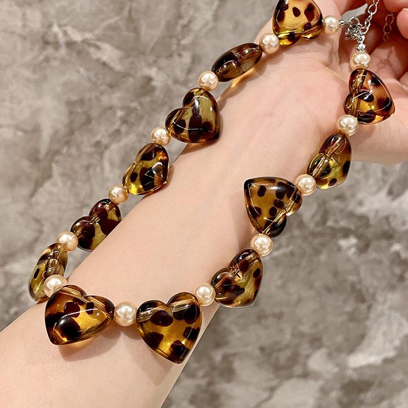 Leopard Print Big Love Pearl Beaded Neck Chain Niche Design Clavicle Chain Light Luxury Heart Necklace Choker Accessories