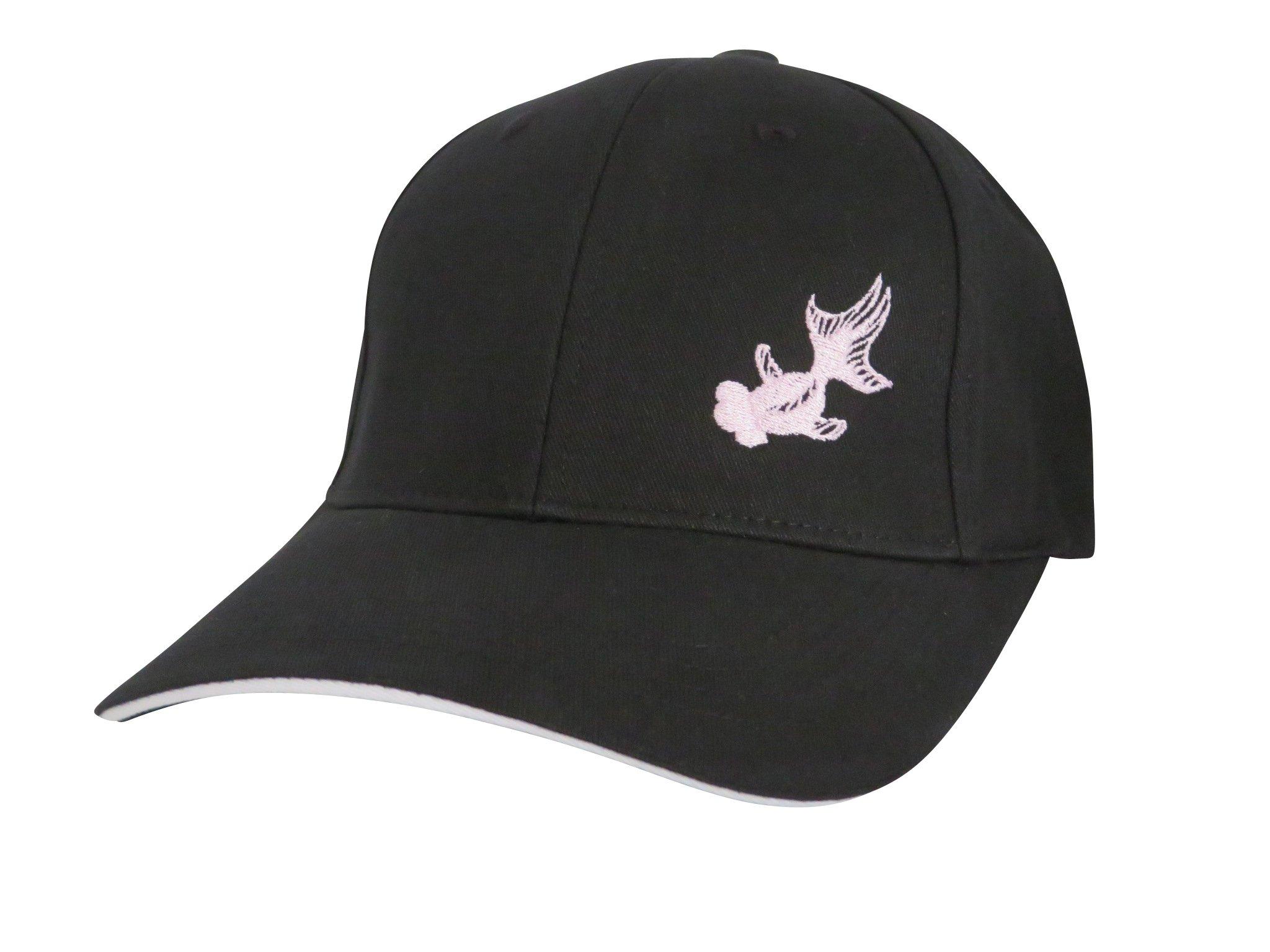 

Создайте повседневный и стильный образ с этой хлопковой кепкой, украшенной вышивкой в виде золотой рыбки черного цвета с розовой вышивкой в японском стиле.