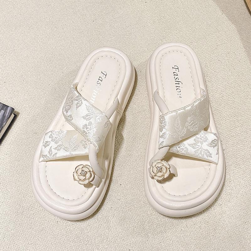 

Internet celebrity thick bottom one-word drag women 2025 new fashion versatile summer wear retro rhinestone set toe slippers female trend 35 бежевый