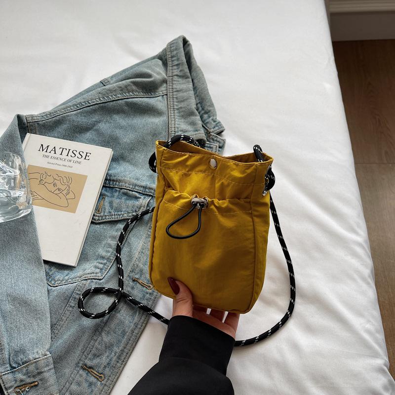 Daily Lightweight Mobile Phone Bag Outdoor Leisure Shoulder Messenger Change Bag Niche Sense Foldable Japanese Small Square Bag Tide