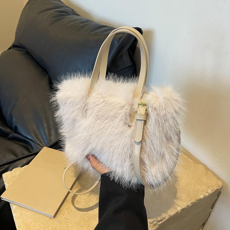 Winter Soft Faux Fur Shoulder Bags for Women Simple Pearl Chain Ladies Plush Crossbody Bags Solid Color Female Handbags Purse