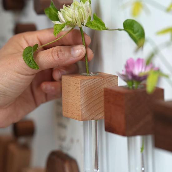 2 ks Mini Váza Magnet na Lednici Nástěnná Váza 3D Magnetický Dřevěný Držák na Vázu se Zkumavkou Připevnění na Lednici Váza do Kuchyně Ložnice Kanceláře
