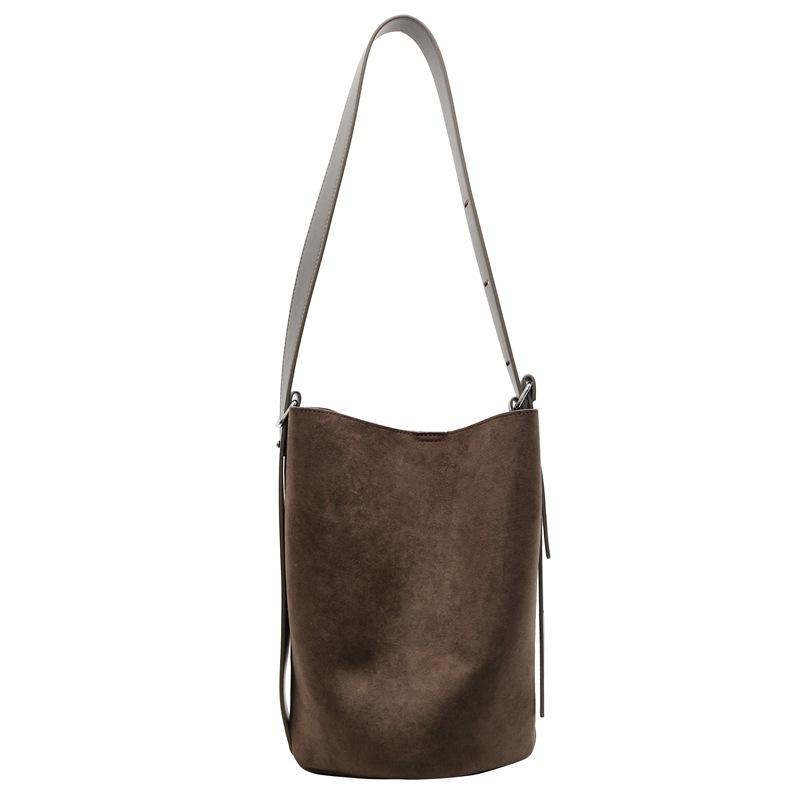 Popular Autumn and Winter Maillard Texture Fashionable Niche Versatile Bucket Bag Women's Commuter Suede Messenger Bag