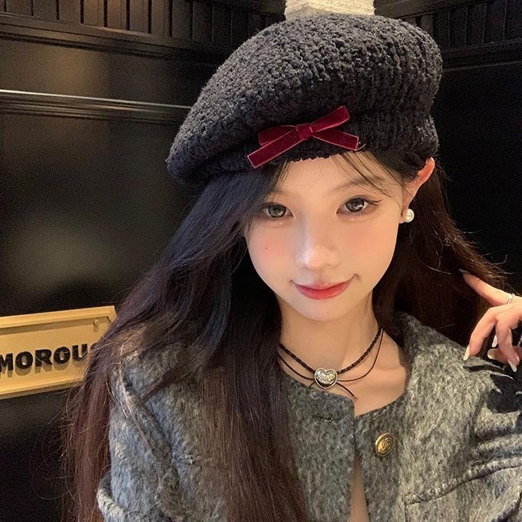 Feminine Beret White Hat With Cute Bowknot Design For Women Perfect For Autumn Winter And