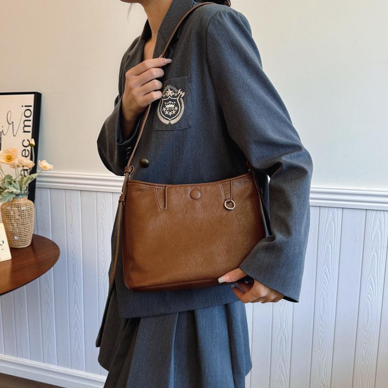 New Bag Women's Fashion Shoulder Bag Versatile Commuter Messenger Bag
