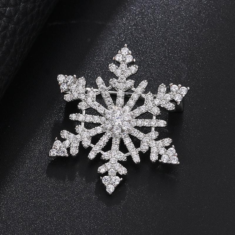 Weiman Fashion High Quality White Gold Plated CZ Diamond Snowflake Brooch Sparkly Zircon Jewelry for Wedding or Gift Rhodium Plated