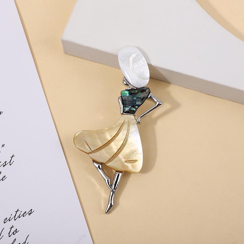 European & American Little Girl Abalone & White Shell Black-Lipped Pearl Oyster Brooch Pendant