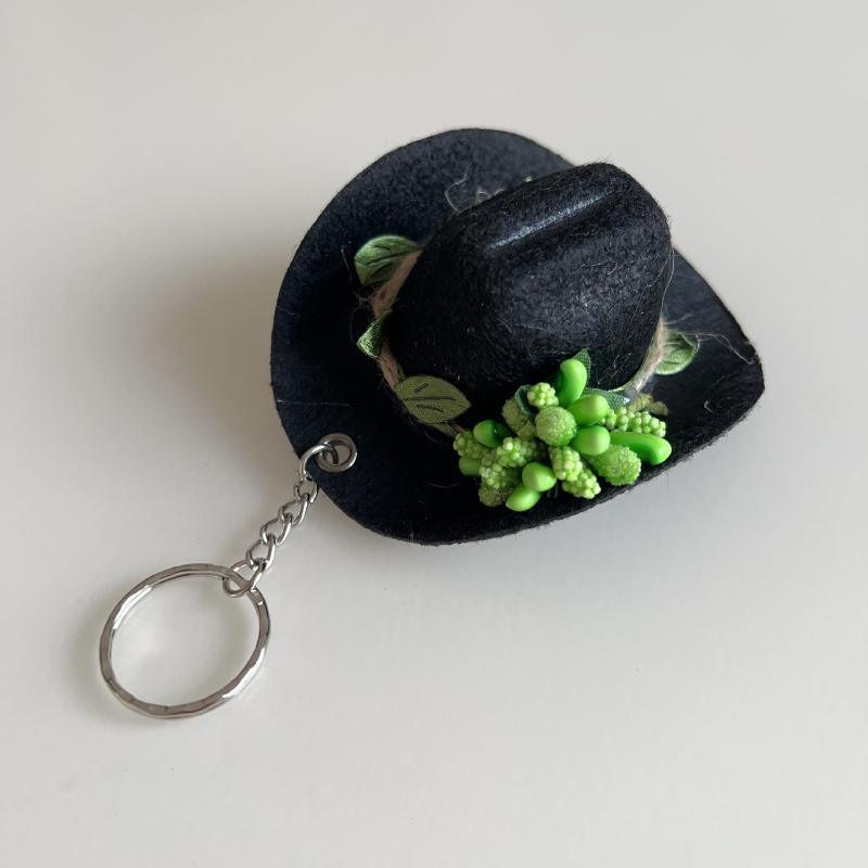 Stylish Western Cowboy Hat Keychain Pendant Durable Polyester Keyrings Portable Bag Keychains Decoration For Men Women Gift