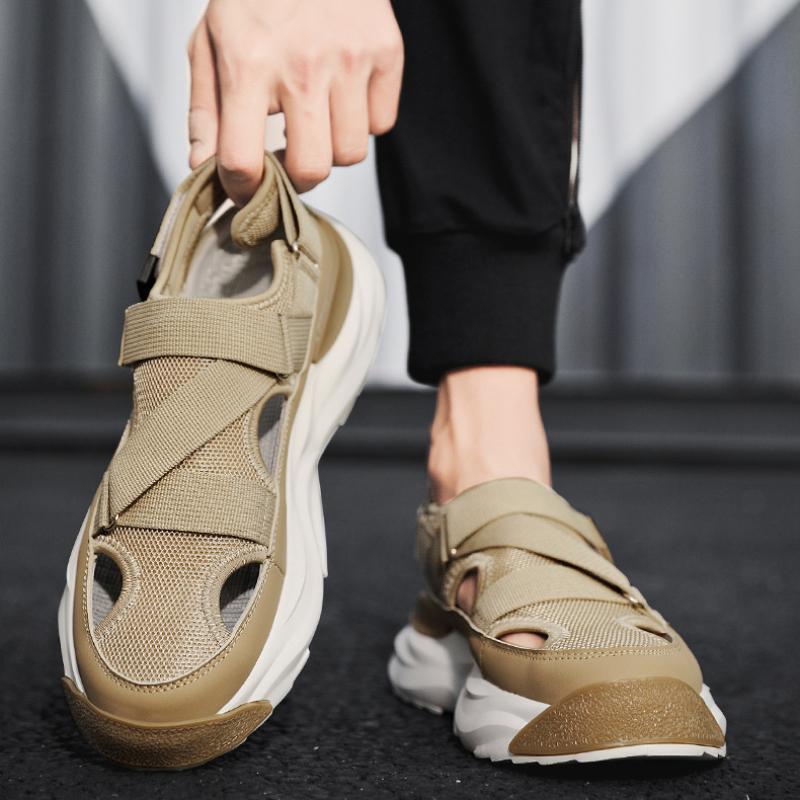 Mote 2024Sommer Motedesigner Herresandaler Lett EVA Fritidssko for Menn Utendørs Sklisikre Flate Tøfler Hullsko tenis zapatos