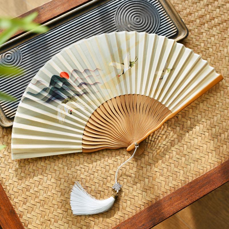 Vintage China-Chic Cheongsam Hanfu Fächer Antiker Stil Stoff Handgefertigt Bambusrippen Faltfächer Tanzaufführung Tragbarer Handfächer