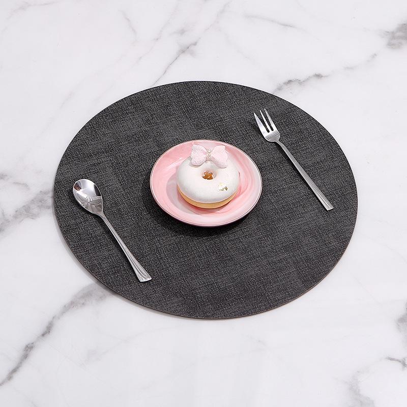 

Японская льняная текстурированная двусторонняя кожаная подставка: Круглый термостойкий нескользящий коврик для домашней или гостиничной столовой. чёрный