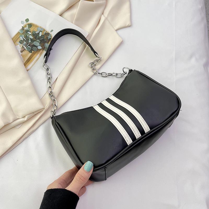 2023 Autumn Korean Style Girlish Heart Shoulder Bag: Niche Baguette Chain Design