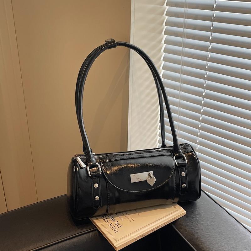 

Niche high-end bowling handbag women s new fashion versatile simple shoulder pillow bag чорний