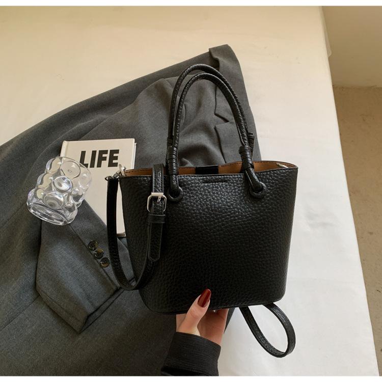 This Year, the Popular Foreign Style Portable Bucket Bag Women's Spring 2025 New Fashion Small Bag To Work Messenger Bag