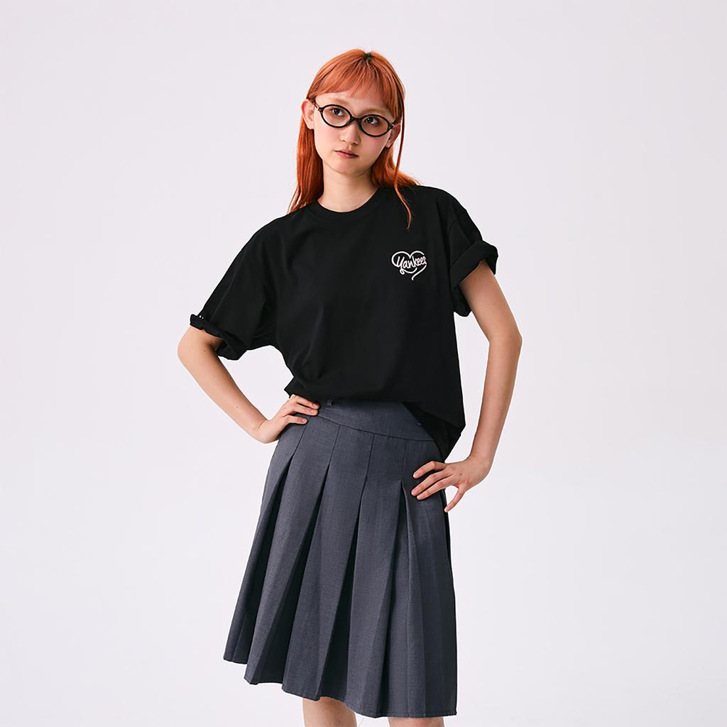 New MLB New York Yankees Heart SS25 T Shirt Unisex Black 3ATSH0153-50BKS