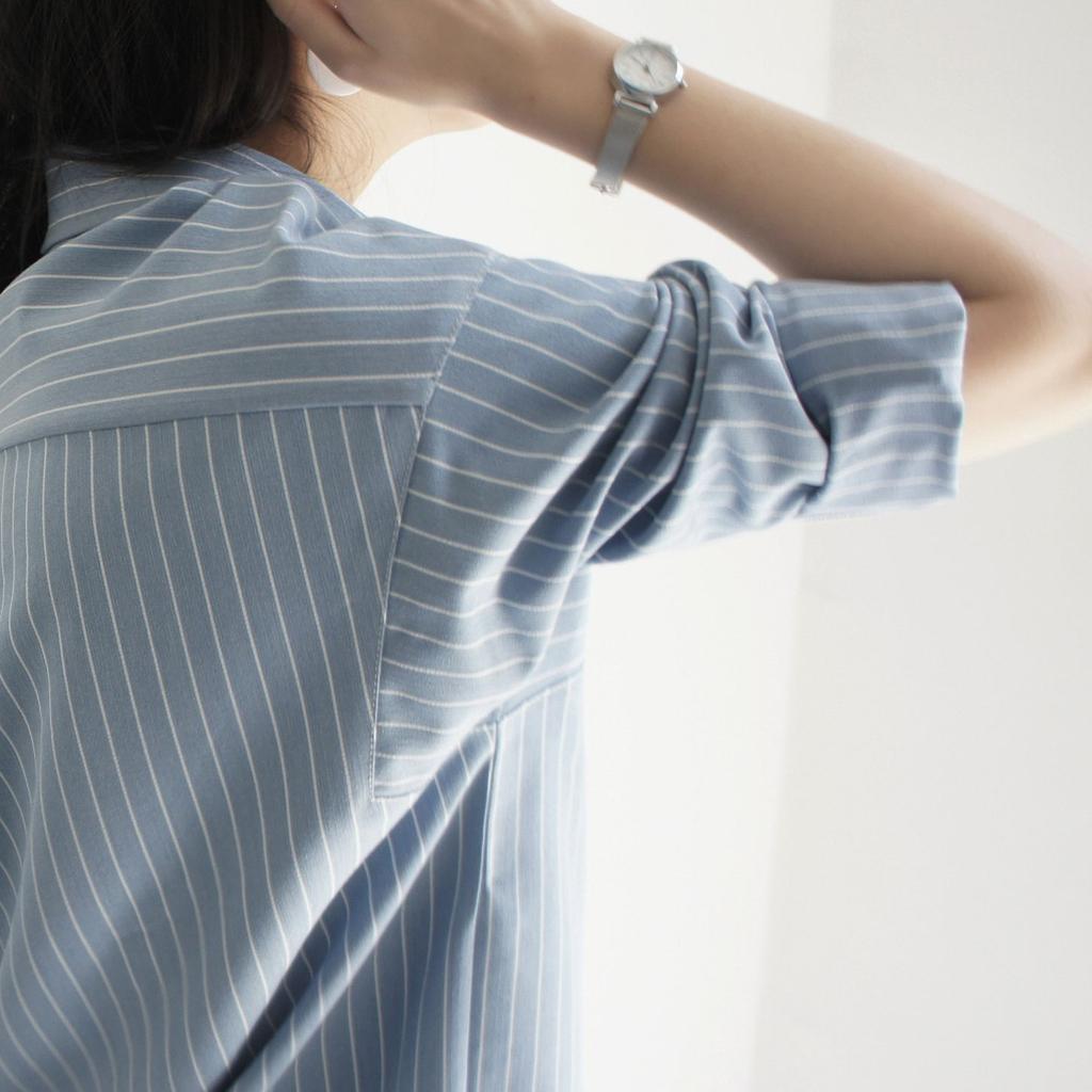 Lockeres blau gestreiftes Hemd Damen Stilvoll Minimalistisch Oversized Langarm Oberteil